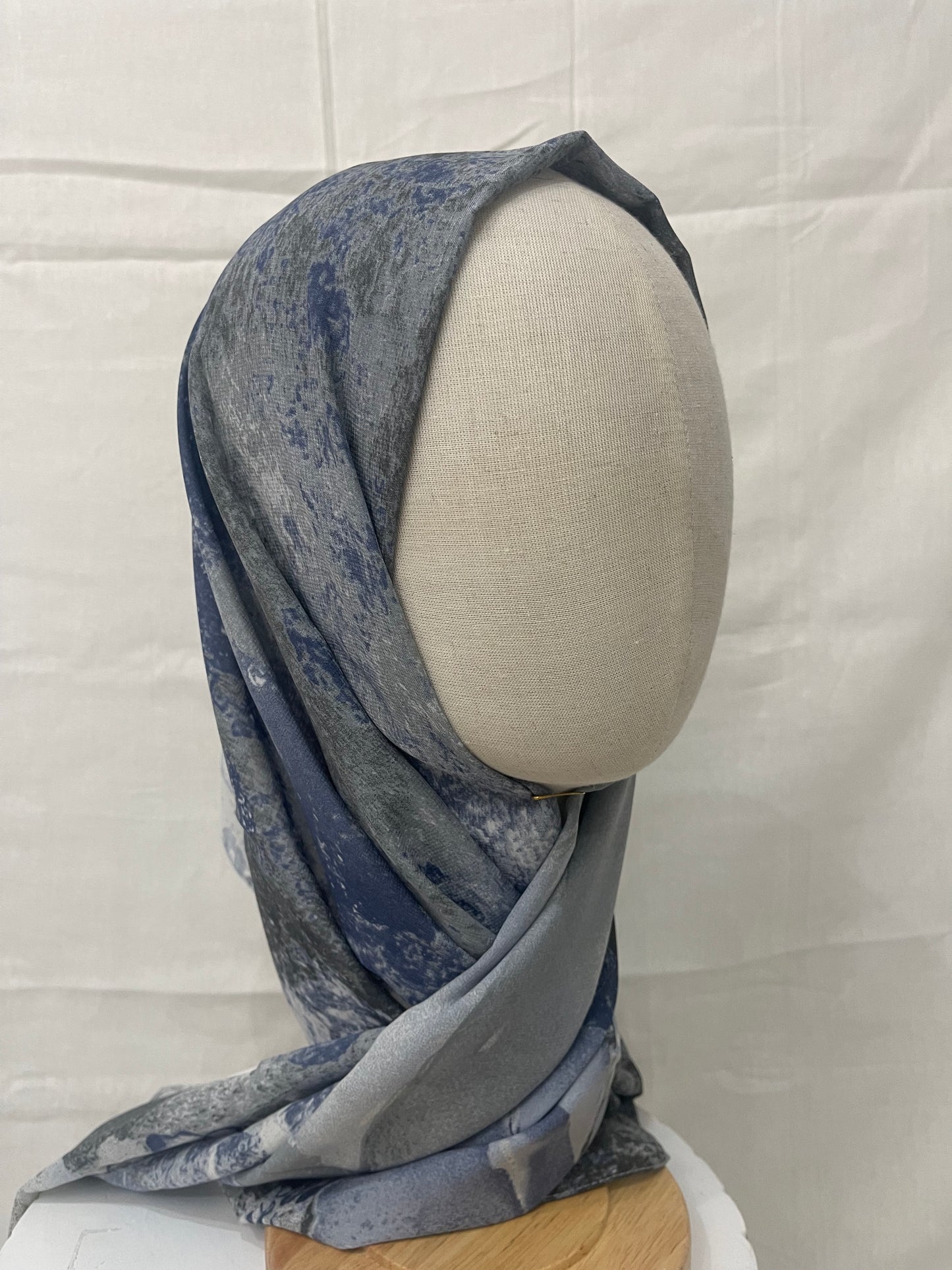 Long printed scarf