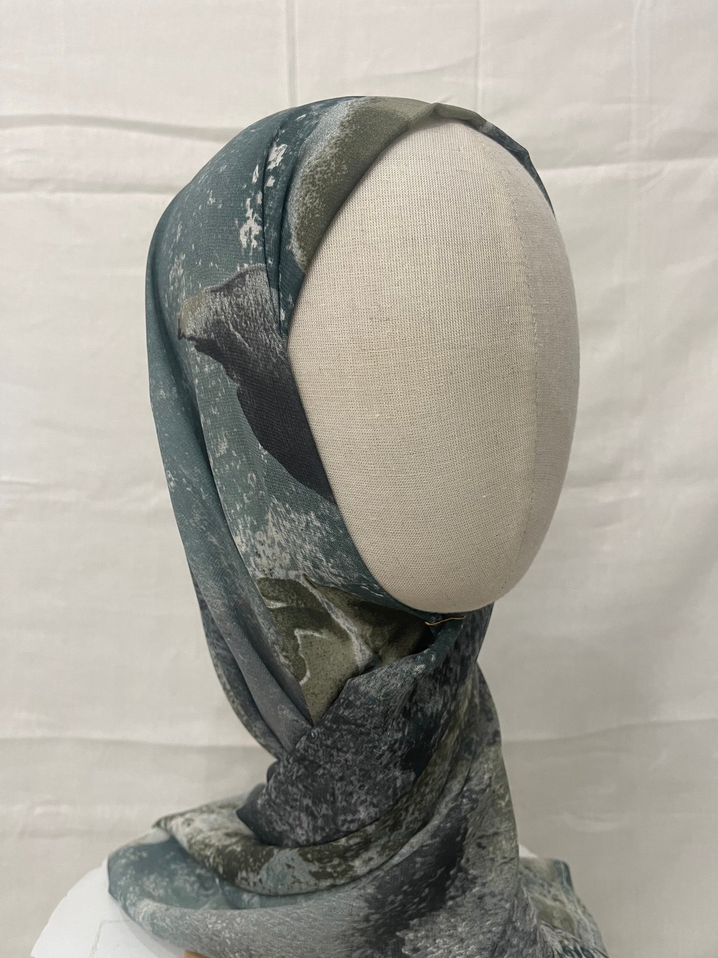 Long printed scarf
