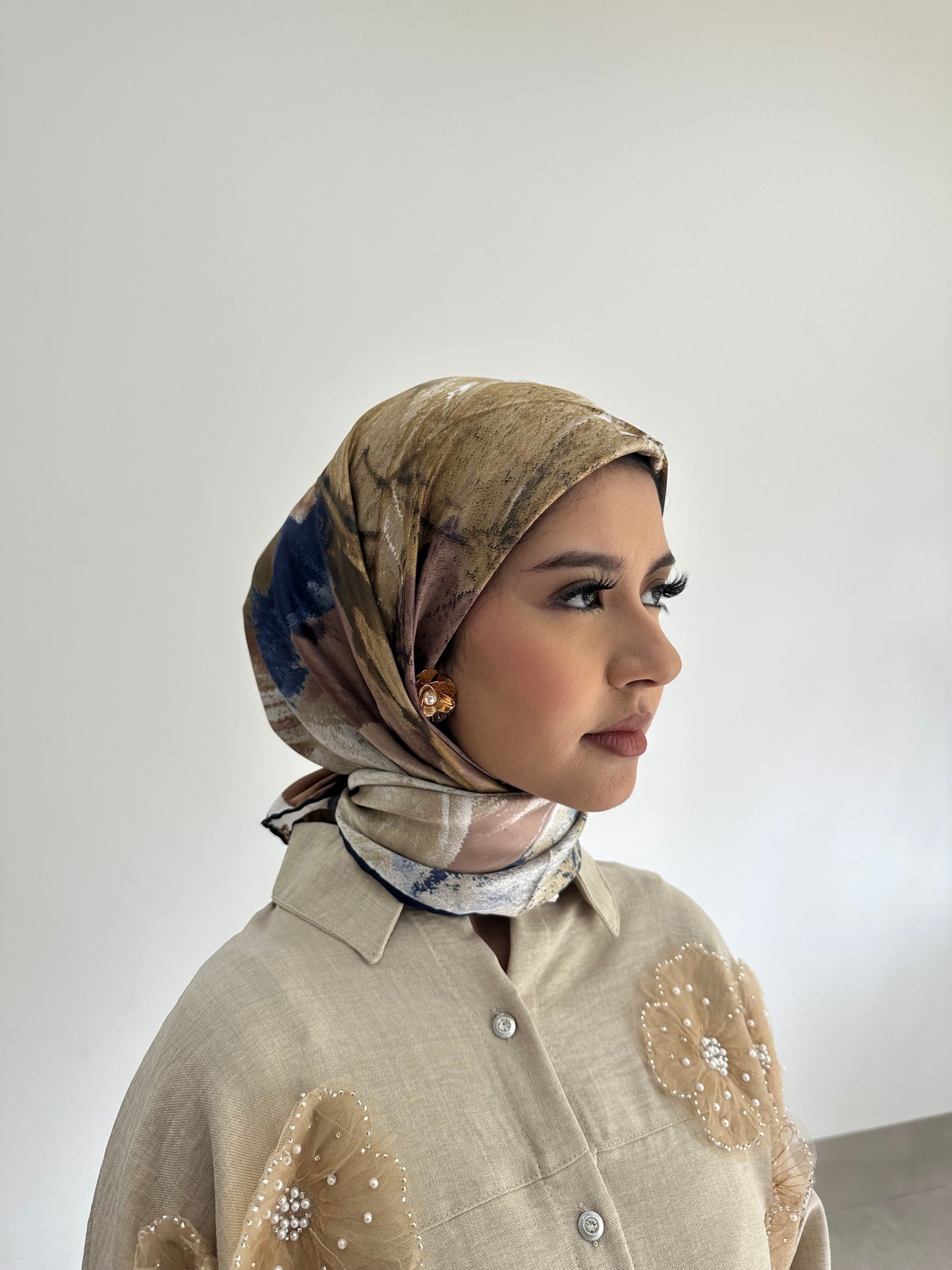 Satin Square | Sand Print