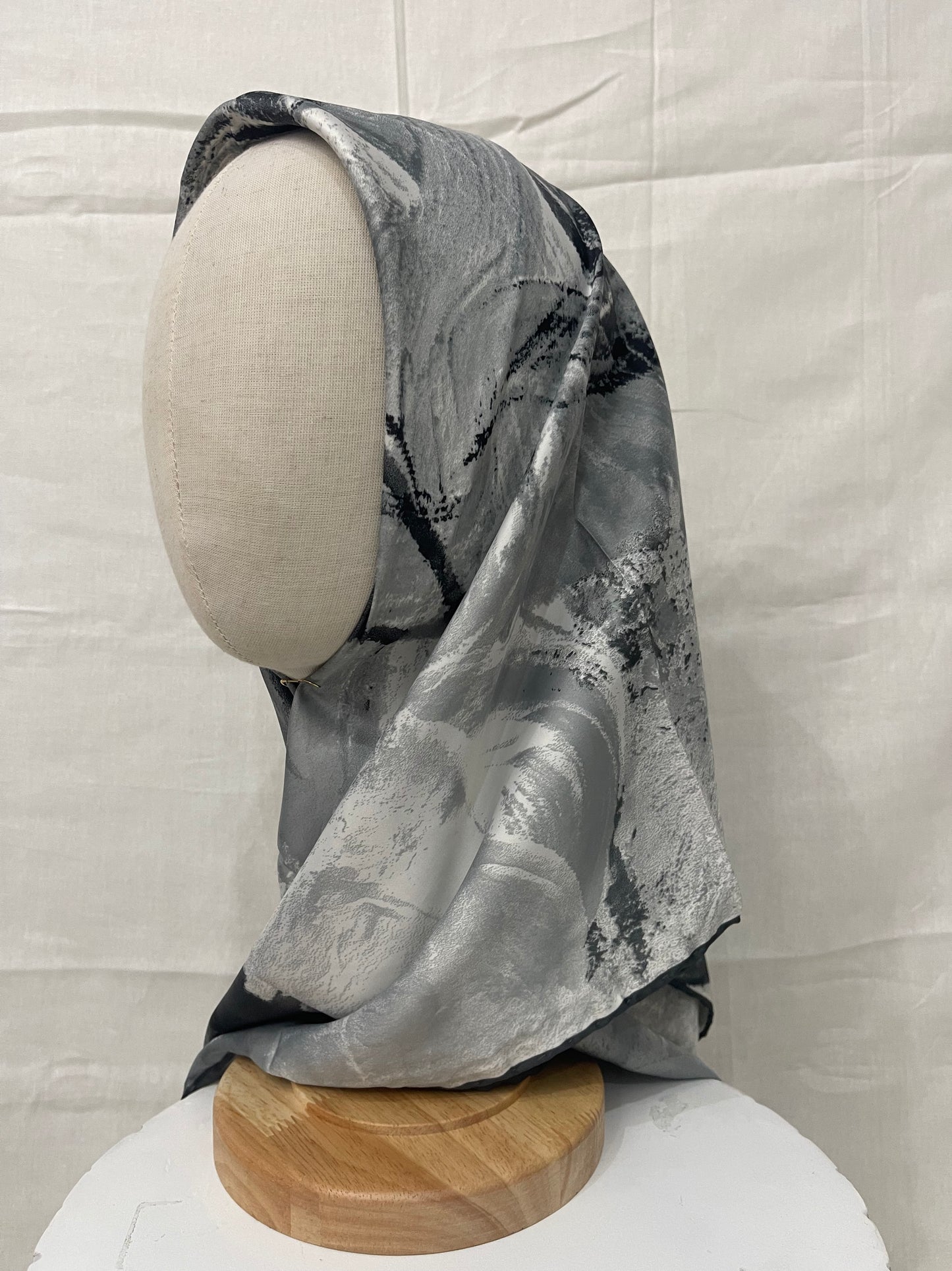 Satin Square | Sand Print