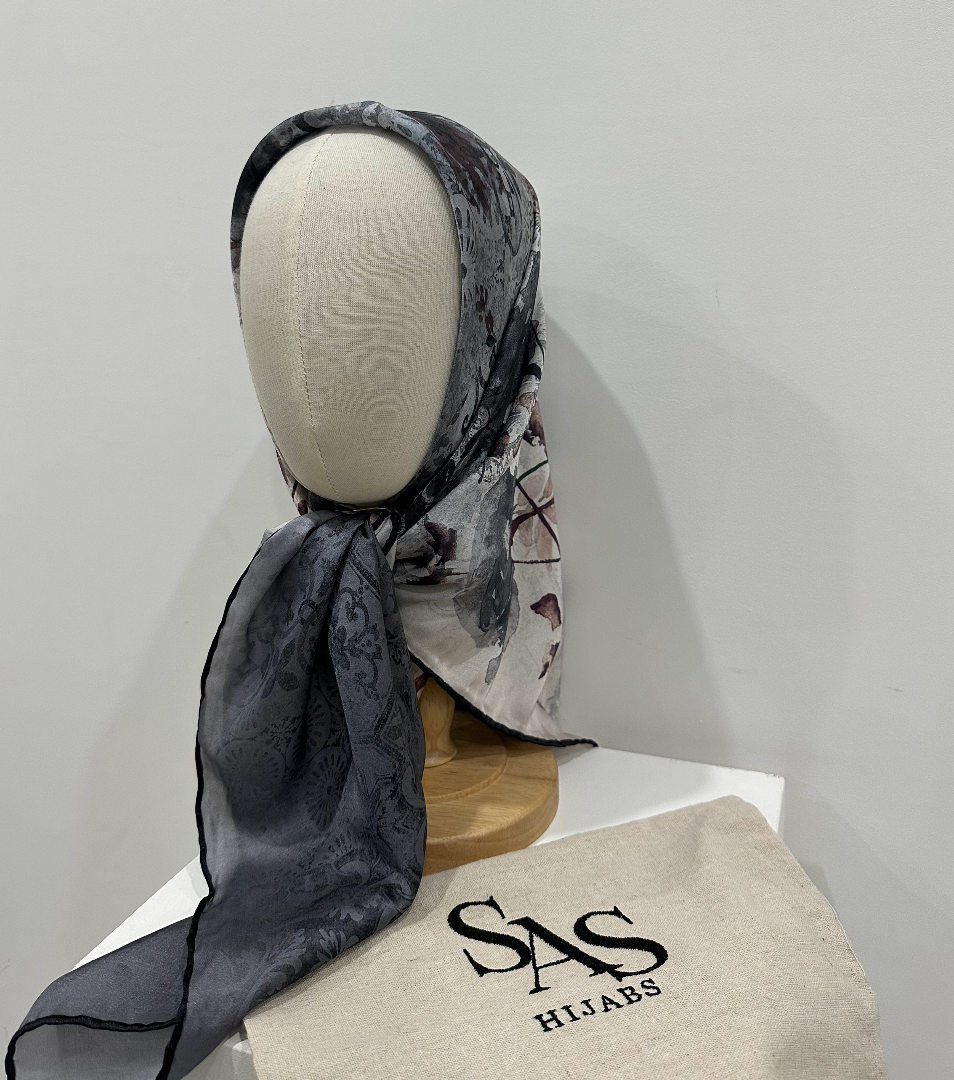 Silk Sqaure | Floral Black