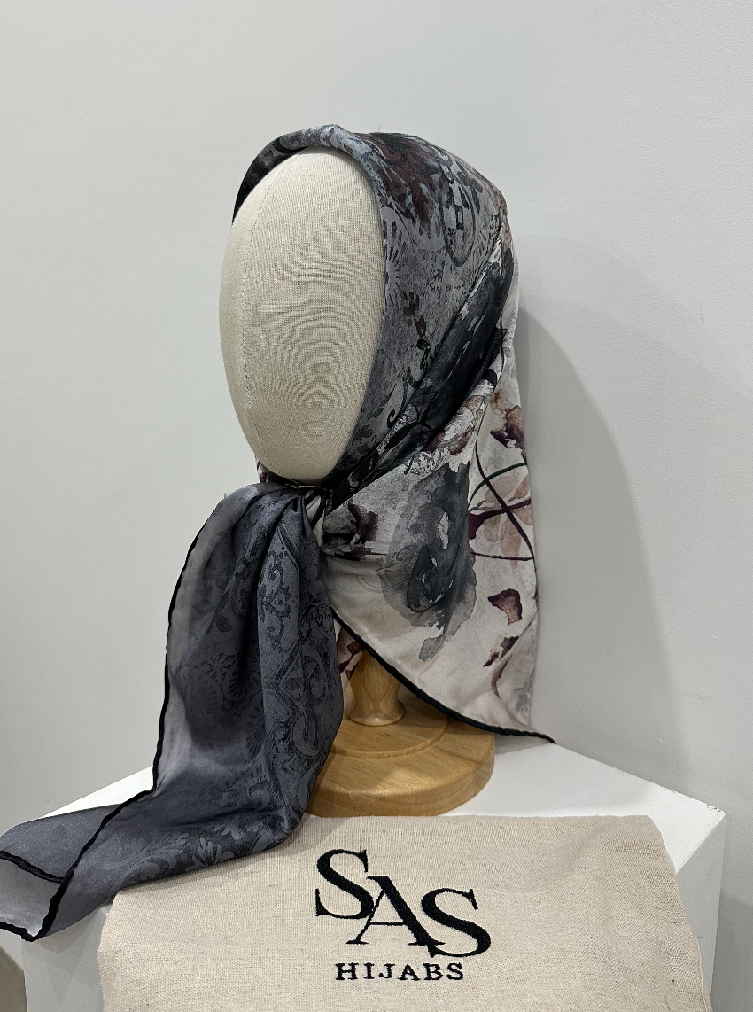 Silk Sqaure | Floral Black