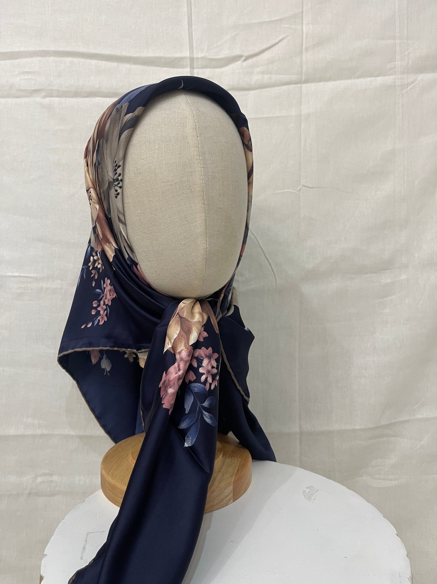 Satin Sqaure | floral print