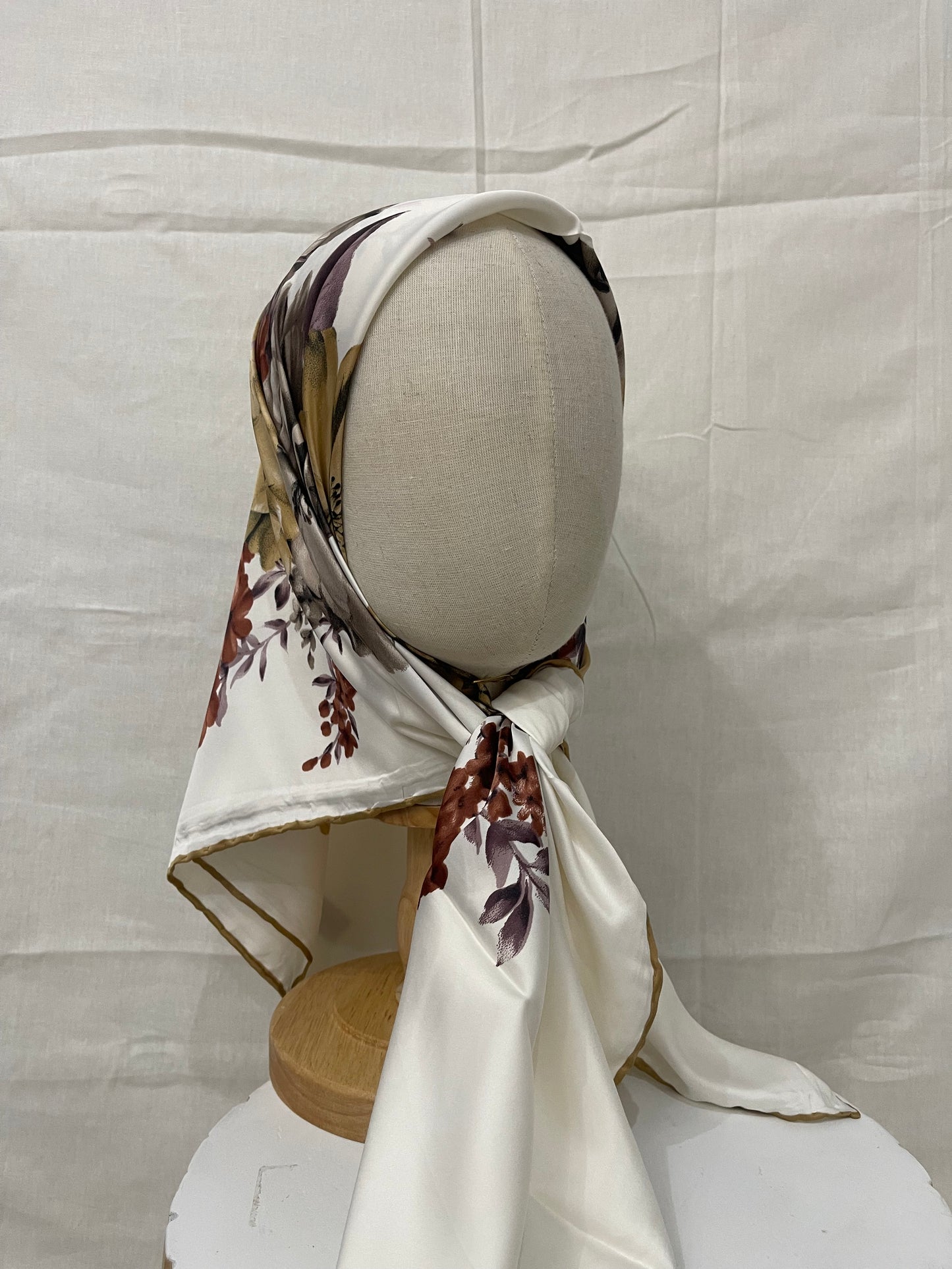 Satin Sqaure | floral print