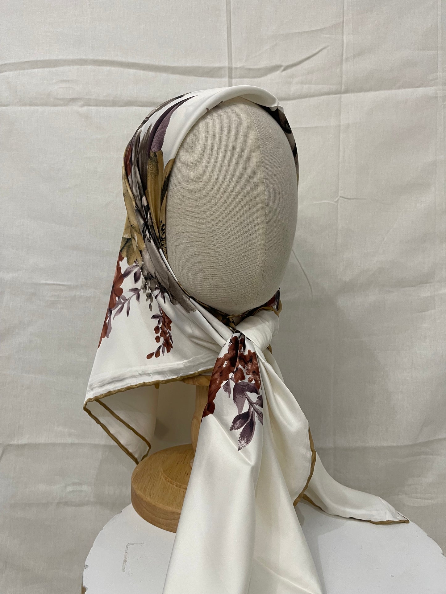 Satin Sqaure | floral print