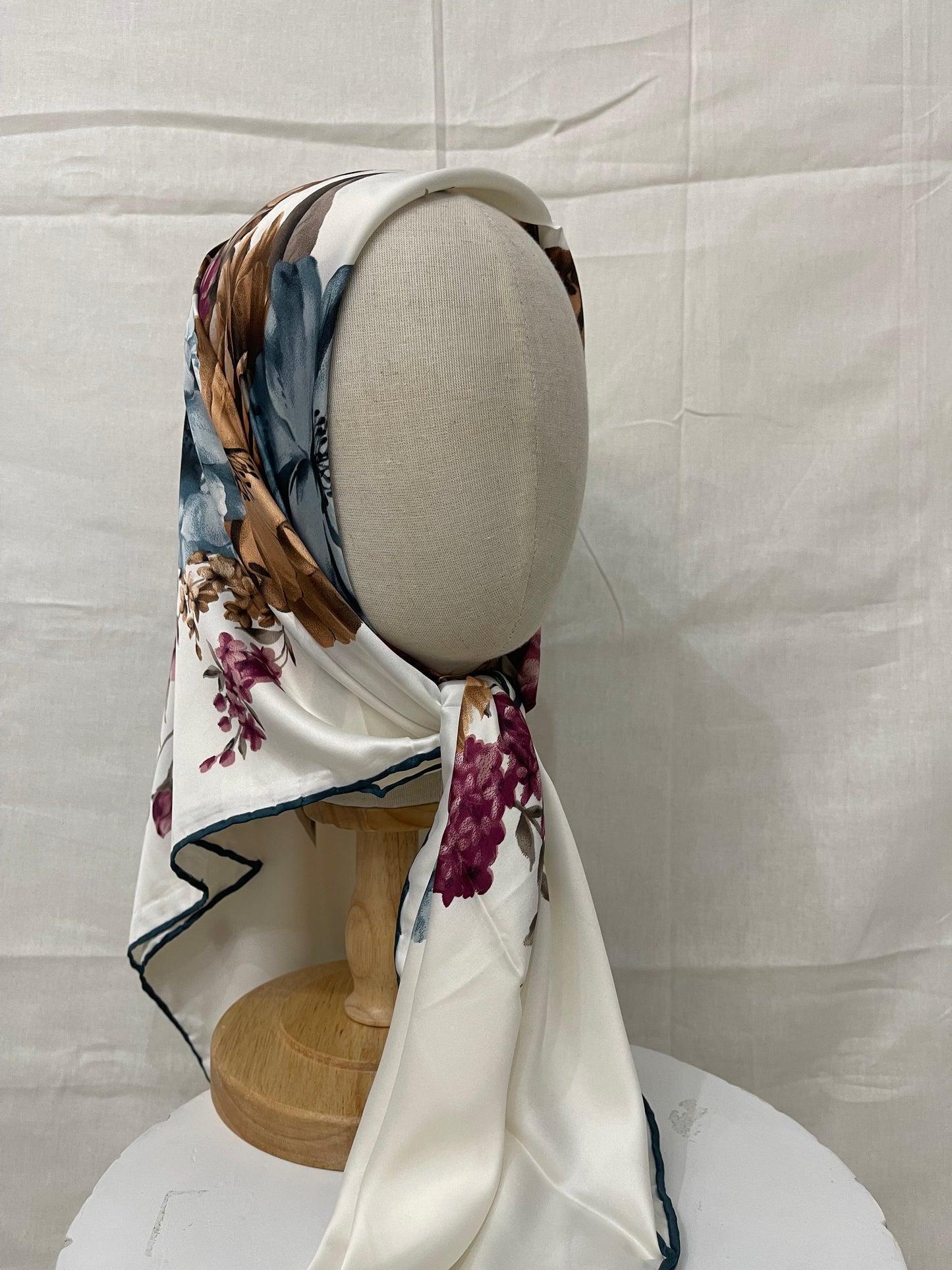 Satin Sqaure | floral print