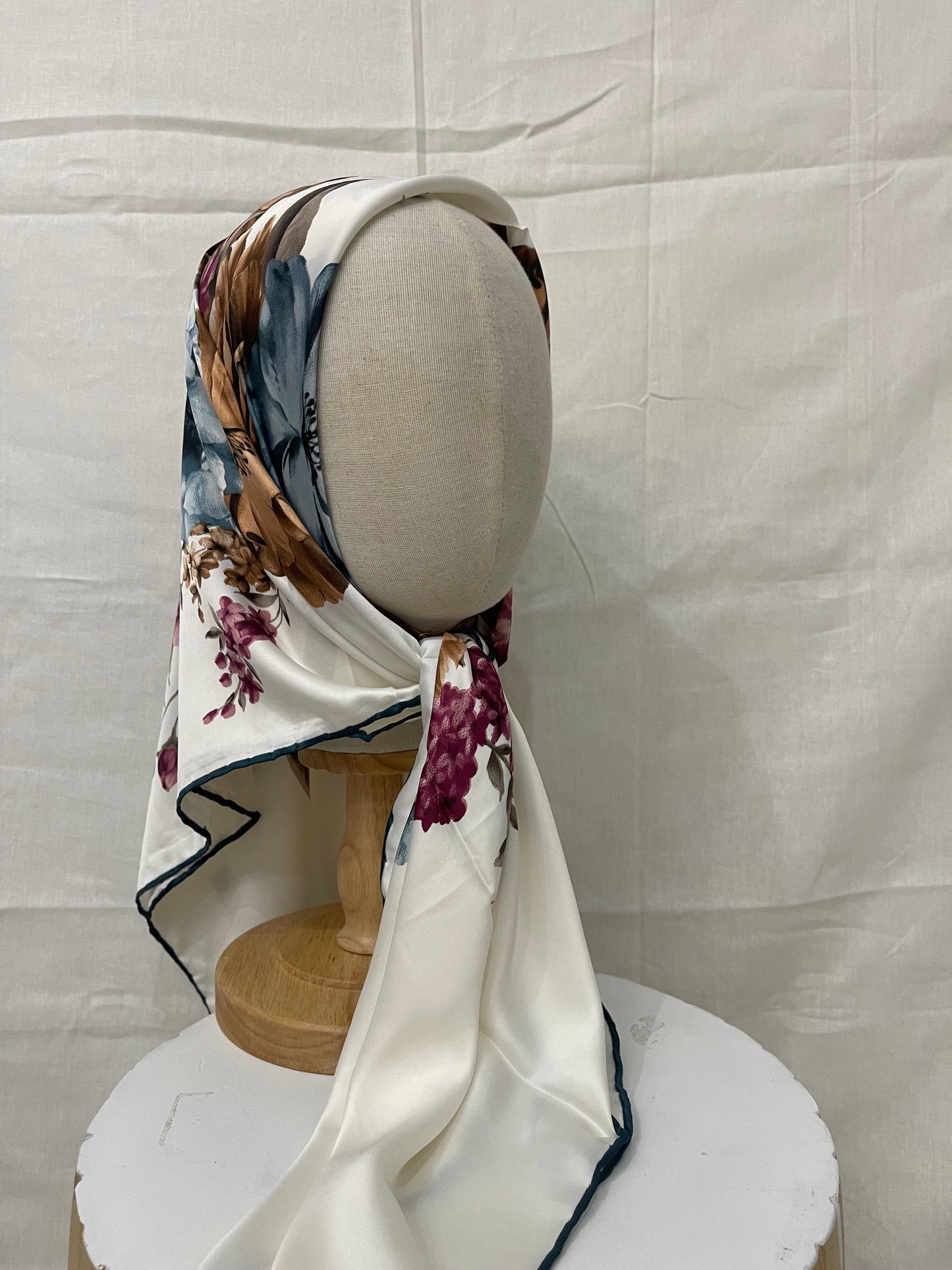 Satin Sqaure | floral print